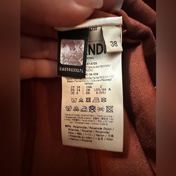 FENDI Graphic Logo Tank - Picture 8 of 8